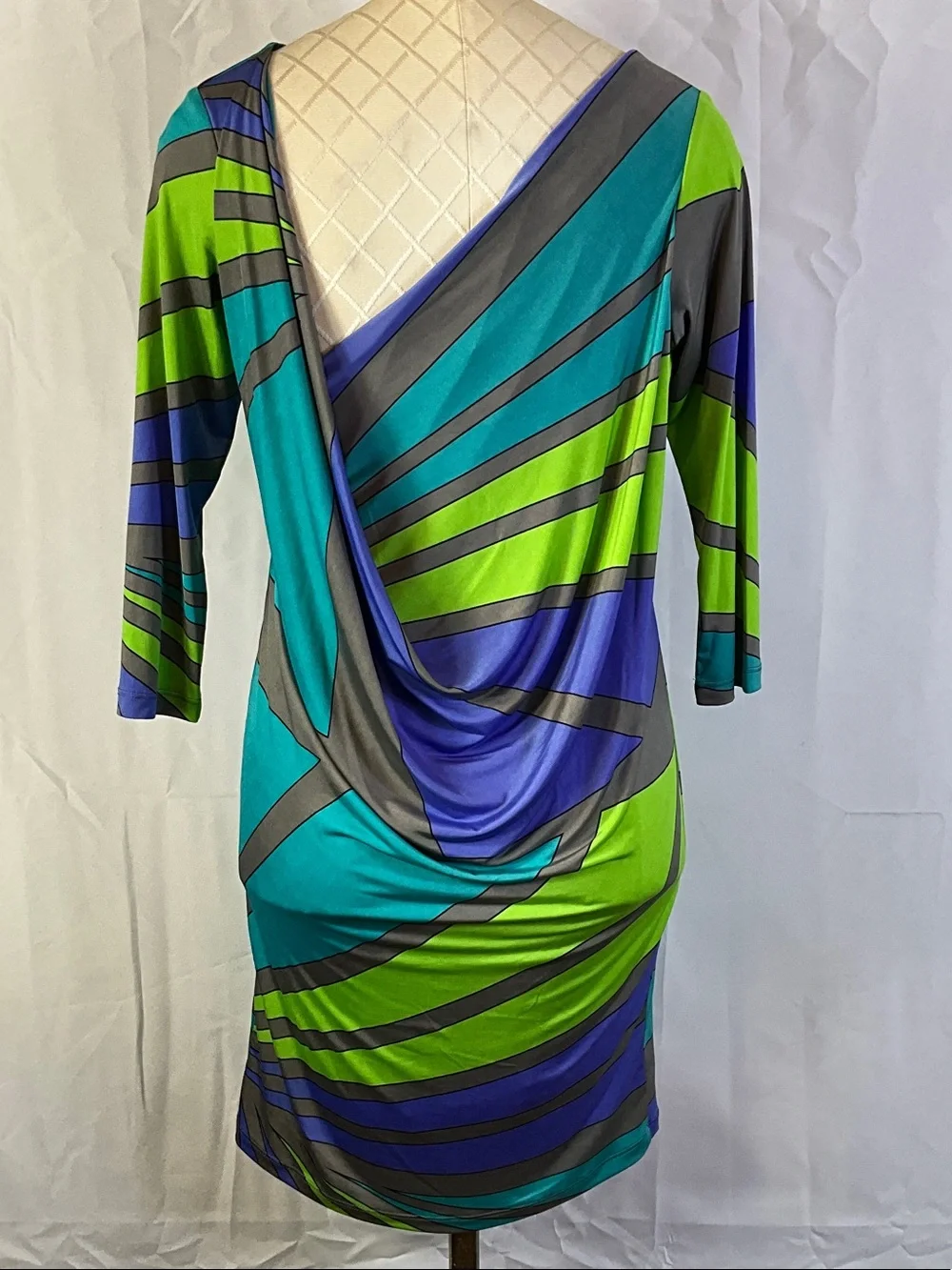 Analili Small Geometric Striped Bodycon 3/4 Inch Sleeve Midi Dress - Picture 2 of 6
